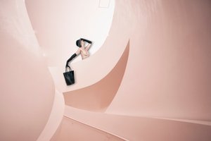 Elegáns formák, építészeti ívek alkotó: Christine von Diepenbroek