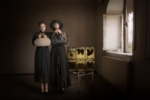 Gótikus női pillangós kollekció alkotó: Christine von Diepenbroek