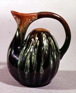 Tevehátú kancsó, Linthorpe, Christopher Dresser (1834-1904)
