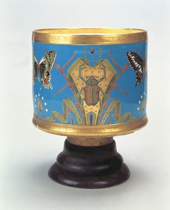 Bogarak és pillangók cloisonne utánzásával díszített Jardiniere, Minton & Co., 1867 (porcelán fa alappal)