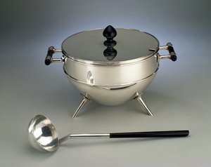 Levesturen és merőkanál, gyártó: Hukin & Heath, 1880 (galvanizálás és ebonizált fa)