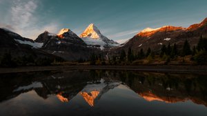 A Golden Mountain tükröződése