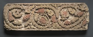 Frieze lombozattal és szőlővel, 300-400-as évek (mészkő)