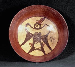 Kolumbiai előtti művészet, Nazca civilizáció: terrakotta bögre, madárábrázolás. Kr.e. 100-800. Lima, Nemzeti Antropológiai és Régészeti Múzeum, Peru