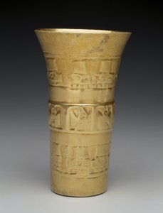 Kupa: madarak és fejek, 900-1100 (arany)