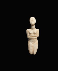 Fekvő női alak, korai Spedos fajta, kora kükladikus II, Kr.e. 2600-2500 körül (márvány)