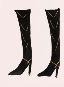 Black Boots, 2017 (fekete india tinta, arany filctollal, papírra) alkotó: Daisy de Villeneuve