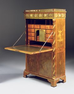 Neoklasszikus Secretaire abattant, 1775 körül (ormolu függő platán, sorja tiszafa, pácolt tulipánfa és intarzia) lásd még: 491918-20)