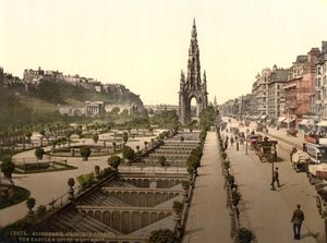 Princes Street, a kastély és a Scott-emlékmű, Edinburgh, 1890-1900 alkotó: Detroit Publishing Co.