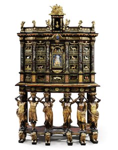 XIV. Lajos állványos szekrény (aranyozott bronz, pietra dura, teknőspáncél, kőris, ebonizált és aranyozott parcella) (lásd még: 1766356-7) alkotó: Domenico and Gobelins workshop (attr. to) Cucci
