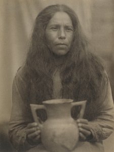 Cherokee nő, 1929 körüli (fekete-fehér fotó)