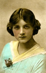 Gladys Cooper 1888-1971, angol színésznő, a XX. század elején.