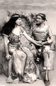 Ruth Vicent 1877-1955 és Roland Cunningham a 20. század eleji Amasis egyik jelenetében.