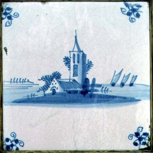 Delft csempe, amely egy templomot mutat három uszályvitorlával alkotó: Dutch School