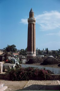 Kilátás a Yivli mecset cannelle minaretjére (1230)