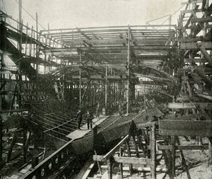 Egy hadihajó építése: Egy első osztályú cirkáló folyamatban a Temzei Vasműben, 1897