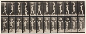 33. tányér. Séta, 14 font. Kosár a fejen, felemelt kezek, 1872-1885 alkotó: Eadweard Muybridge