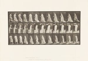 97. tábla. Fordulás a lépcsőn, kancsóval és serleggel a kezében alkotó: Eadweard Muybridge