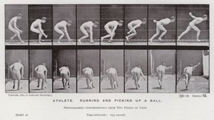 Mozgó emberalak: Sportoló, fut és felvesz egy labdát (f/w fotó) alkotó: Eadweard Muybridge
