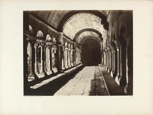 A Saint-Trophime-kolostor kerengője, Arles alkotó: Édouard Baldus