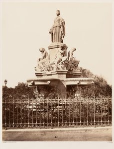 Nîmes, szökőkút alkotó: Édouard Baldus