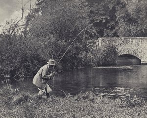 A Leverton-híd alatt (fekete-fehér fotó)