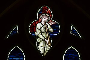 Wilden, All Saints, Morris & Co., Edward Burne-Jones, John Henry Dearle (1859-1932), Tracery Angel, Angel Musicians, 1902-1914, Louisa, Alfred, The Baldwins, miniszterelnök, metodista, Worcestershire, alkotó: Edward Coley and Dearle Burne-Jones
