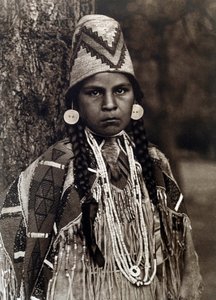Amerika indiánja: Umatilla lány portréja alkotó: Edward Sheriff Curtis