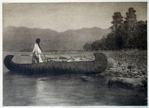 Amerika indiánjai: egy indián kenuban a Montana állambeli Flathead Lake déli részén alkotó: Edward Sheriff Curtis