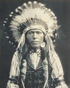 Red Thunder, Nez Perce (Joseph főnök unokaöccse) alkotó: Edward Sheriff Curtis