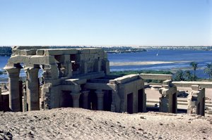 Kilátás a római és Ptolemaioszi kettős Sobek és Haroeris templomra a Níluson