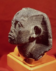 Sesostris III feje, Medamudból, Karnak közelében, Közép-Királyság, i.e. 1862-43 körül (gránit)