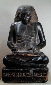 Amenhotep, Hapu fia, keresztben ülve, a karnaki Amun-templomból, ie 1391-53 körül (gránit)