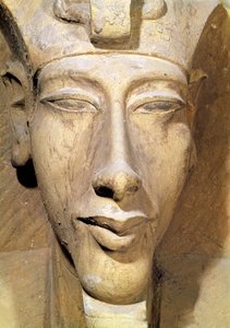 IV. Amenophis (Akhenaten) mellszobra (i.e. 1364-1347) a karnaki Amun-templomból, ie 1353-1337 körül (homokkő) (részlet)