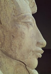 IV. Amenophis (Akhenaten) mellszobra (i.e. 1364-1347) a karnaki Amun-templomból, ie 1353-1337 körül (homokkő) (részlet)