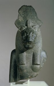 Sakhmet mellszobra egy ülő szoborról, akár a Mut körzetből, akár Amenhotep III halotti templomából (granodiorit) alkotó: Egyptian 18th Dynasty