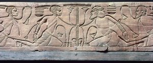 Részlet Tutanhamon szertartásos lábzsámolyáról (i.e. 1370-52) Új Királyság (fa)
