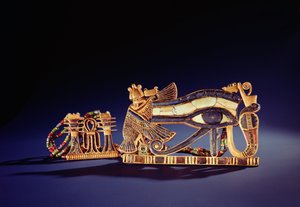 Djed pillér mellkas és wedjet szem mellkas, Tutanhamon sírjából (Kr. e. 1370-1352) Új Királyság (arany cloisonne üvegpasztával) (lásd még: 149410)