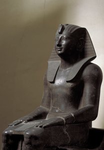 Egyiptomi ókor: III. Thutmosis (Tuthmosis vagy Thutmus) uralkodót (Kr. e. 1479-1425), az egyiptomi fáraót ábrázoló basanit szobra. Homályos. 192 cm. 18. dinasztia. Torino, egyiptomi múzeum alkotó: Egyptian 18th Dynasty