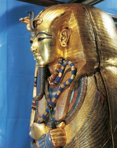 Egyiptomi civilizáció, Tutanhamon szarkofágja, arannyal és féldrágakövekkel díszítve alkotó: Egyptian 18th Dynasty