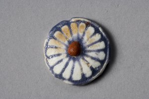 Virágos körlevél, Amarna-korszak, ie 1353-37 (fajansz) alkotó: Egyptian 18th Dynasty