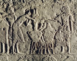 Élet egy katonai táborban: ital-ellenőrző munkások (bor és sör), dombormű Horemheb szakkarai sírjából, részletek alkotó: Egyptian 18th Dynasty