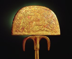 Strucctoll legyező, Tutanhamon sírjából (Kr. e. 1370-1352) Új Királyság (annyal borított fa) (lásd még 3975)