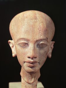 Ehnaton király (i.e. 1353-1337) lányának arcképe mellszobra Kr.e. 1375 körül (lásd még: 160148)