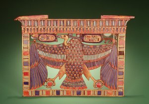 Felső-Egyiptom keselyűjével díszített pilon mellkas, Tutanhamon sírjából (Kr. e. 1370-52) Újbirodalom (üvegpasztával kirakott arany cloisonne)