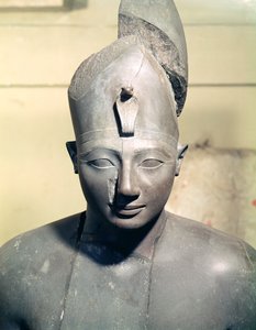 III. Tuthmosis szobra (ur. i. e. 1504-1450), a karnaki Amun templomból (bazalt)