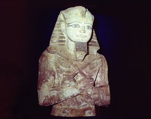 II. Ramszesz kolosszusa (Kr. e. 1279-1213) részlet egy Oziridus-oszlopból, Gerf Hussein templomából, Núbia, Új Királyság (homokkő) alkotó: Egyptian 19th Dynasty
