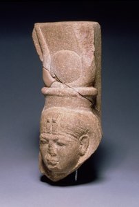 Hathor feje, Szerabit-el-Khadimból, a Sínai-félszigeten, az Új Királyságban, ie 1279-1213 körül (kvarcit)