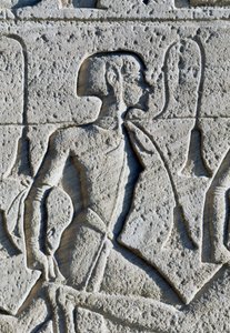A kádesi csata foglyát ábrázoló dombormű, részlet a II. Ramszesz nagy templomának homlokzatán lévő trónok talapzatáról, Abu Szimbel (UNESCO Világörökségi Listán) alkotó: Egyptian 19th Dynasty
