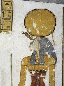 Egyiptom, Théba, Luxor, a Királyok völgye, Mentuherkhepeshef herceg sírja, Bastet macskafejű istennő falfestménye, 20. dinasztia